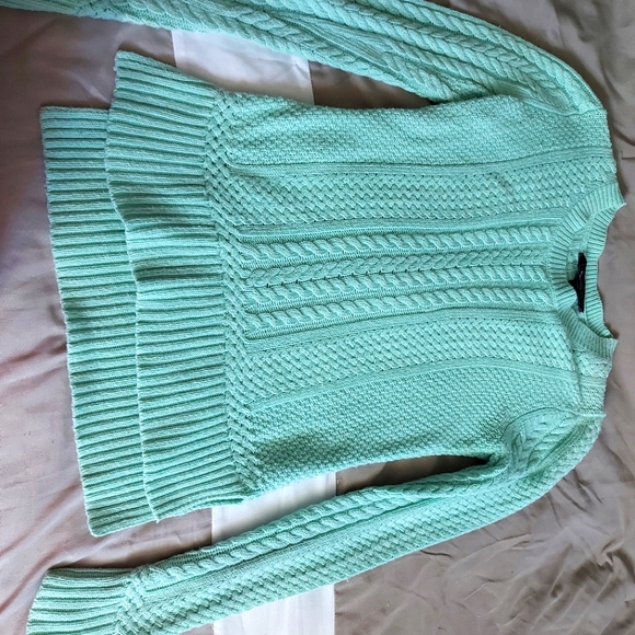Sweater - Picture 1 of 3